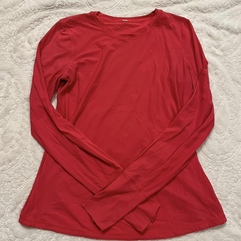 ⭐️lululemon longsleeve with thumb holes